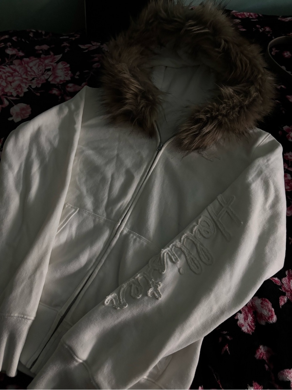 Hollister Cream Zip Hoodie with Faux-Fur Trimmed Hood - Picture 1 of 4